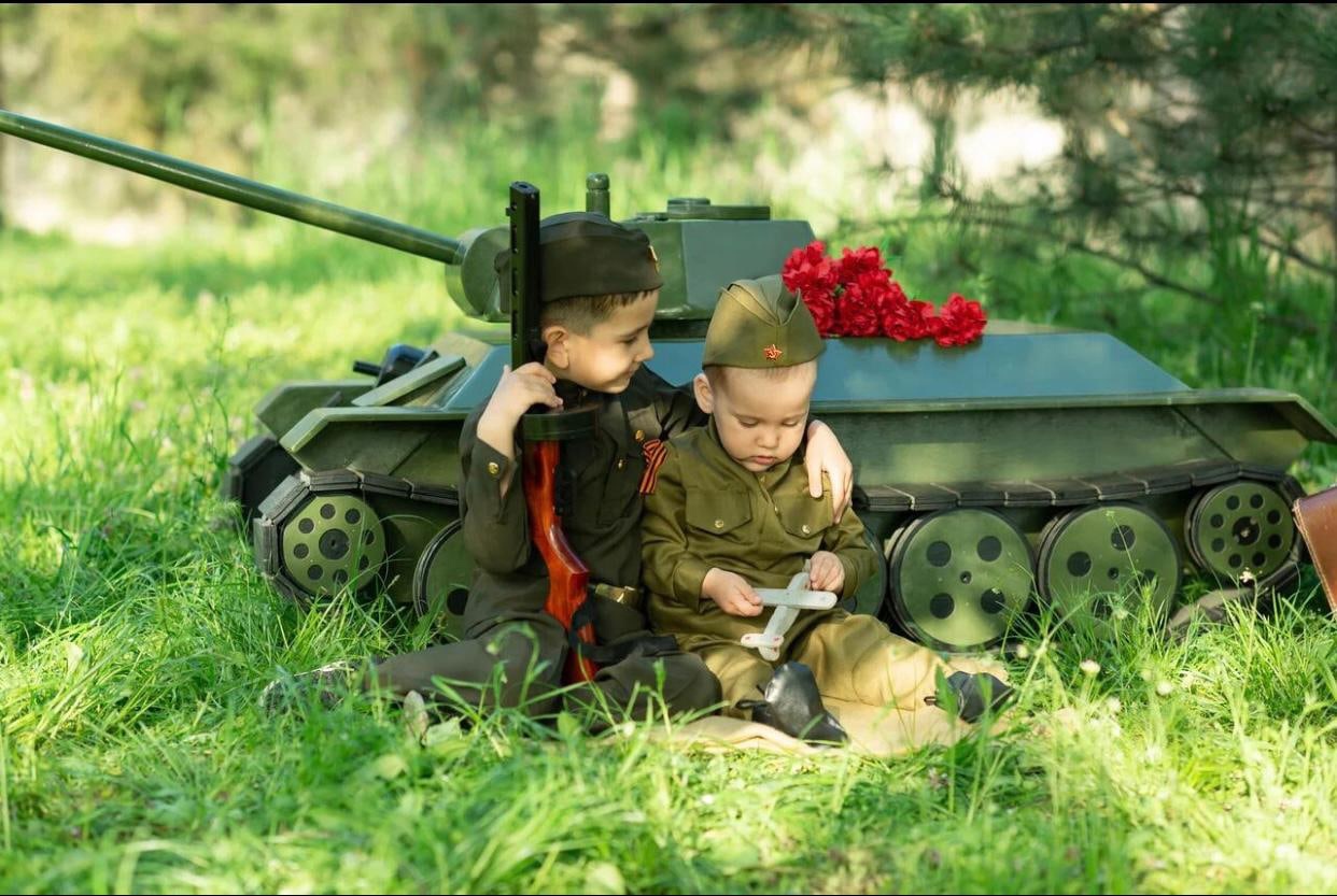 День защитников сегодня песня. Будущие защитники Родины. Мальчики будущие защитники. Армия защита Родины.